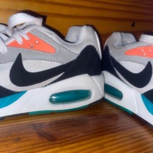 Nike Air Sneakers Size: 7.5